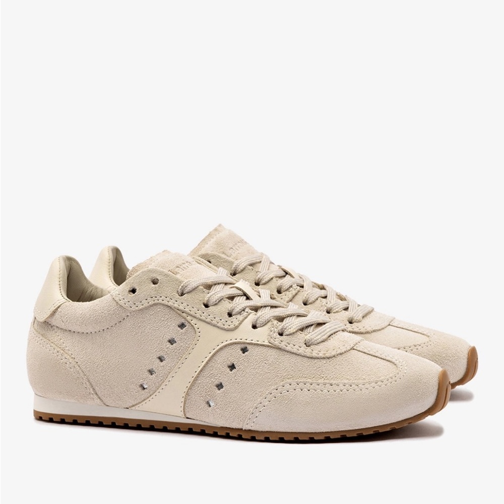 Larroude Beige Sneakers
